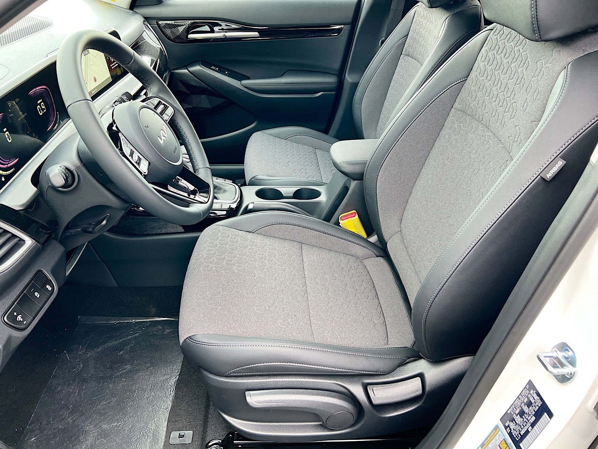 2025 Kia Seltos S photo 3
