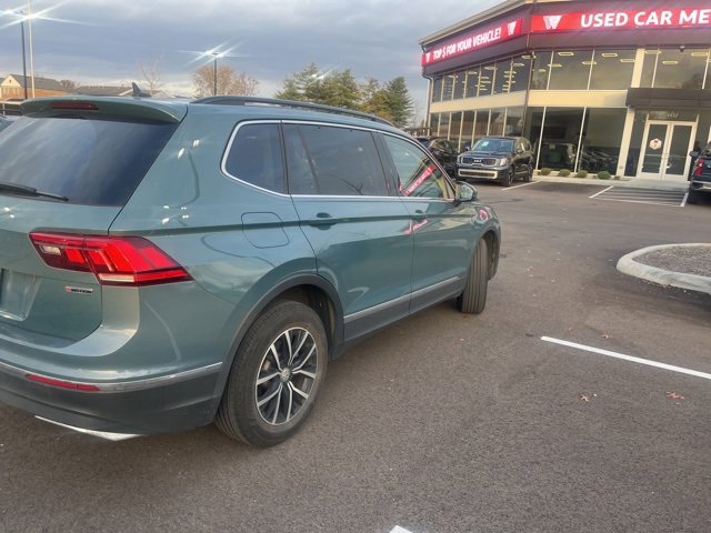 2021 Volkswagen Tiguan SE photo 2