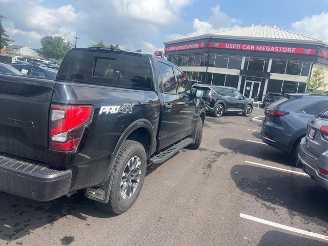 2024 Nissan Titan PRO-4X photo 2