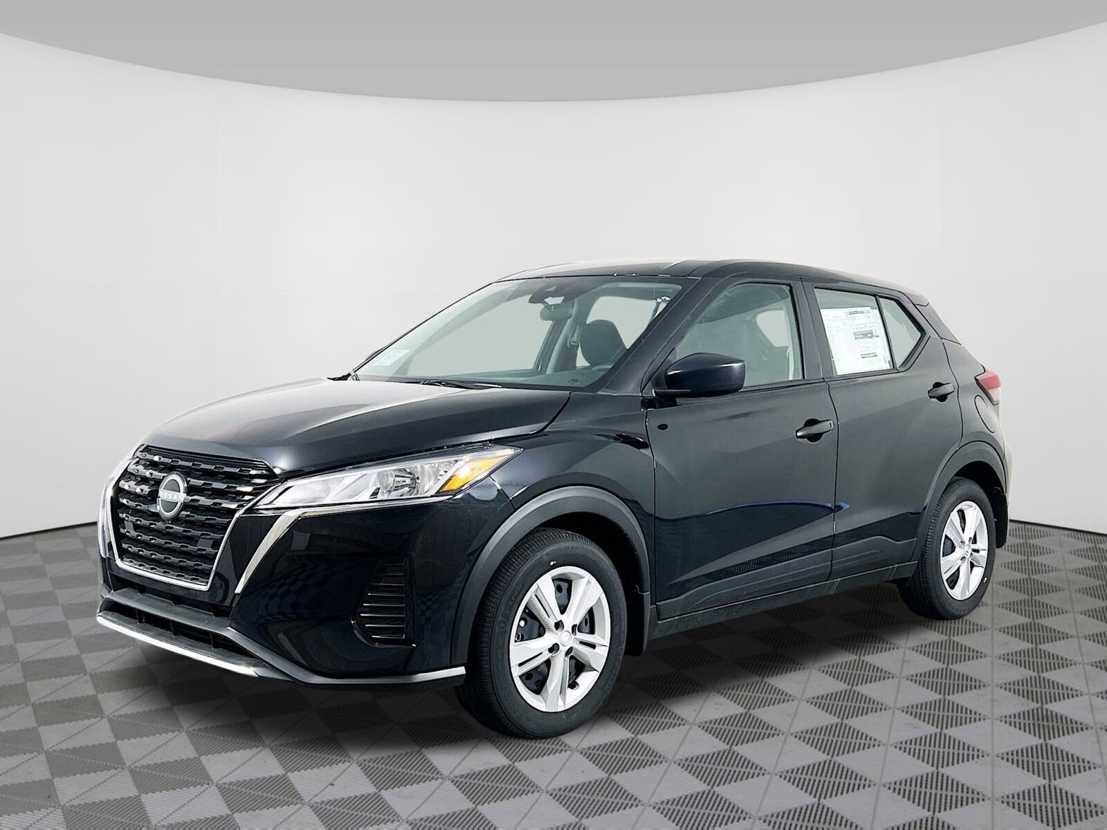 2025 Nissan Kicks Play S photo 2