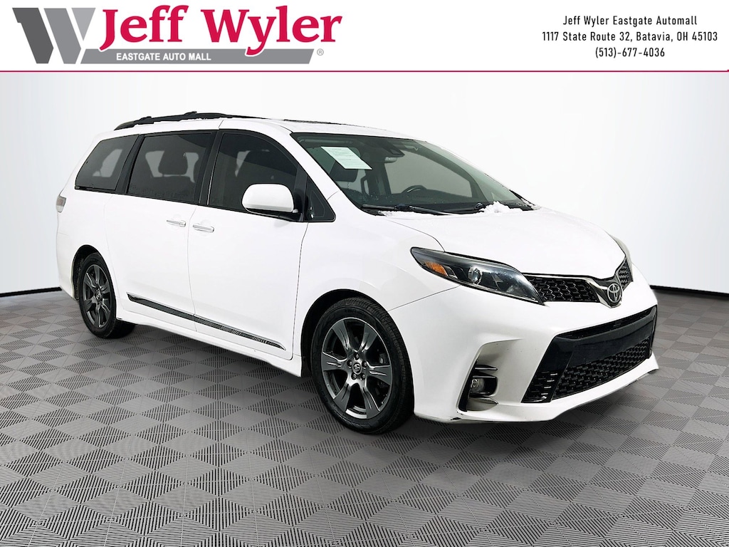 Used 2018 Toyota Sienna L Van Passenger Van