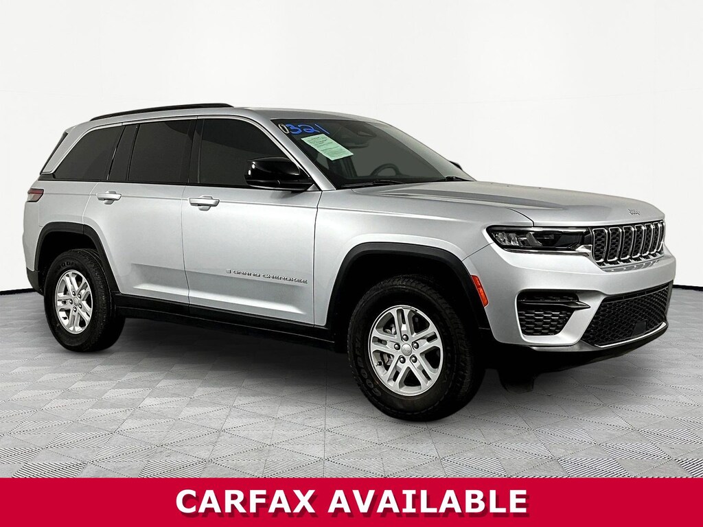 Used 2024 Jeep Grand Cherokee Laredo SUV