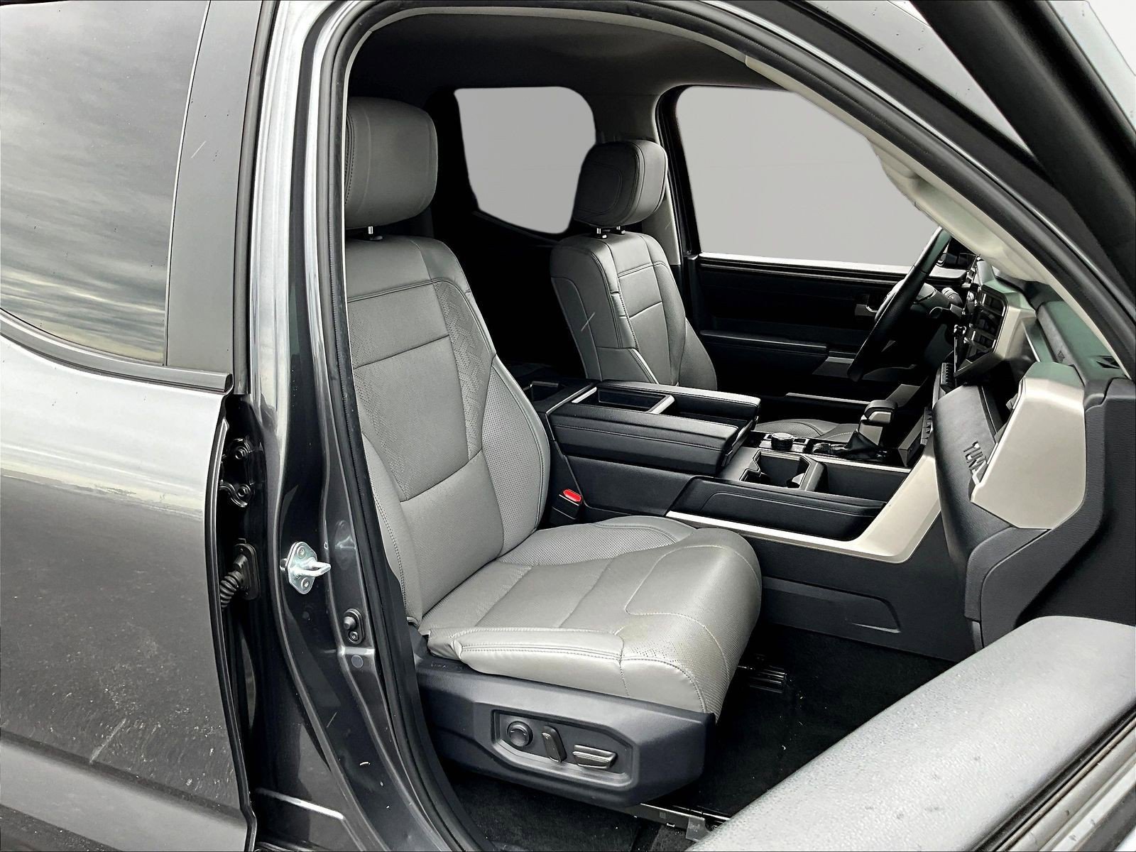 2024 Toyota Tundra SR5 - Photo 26