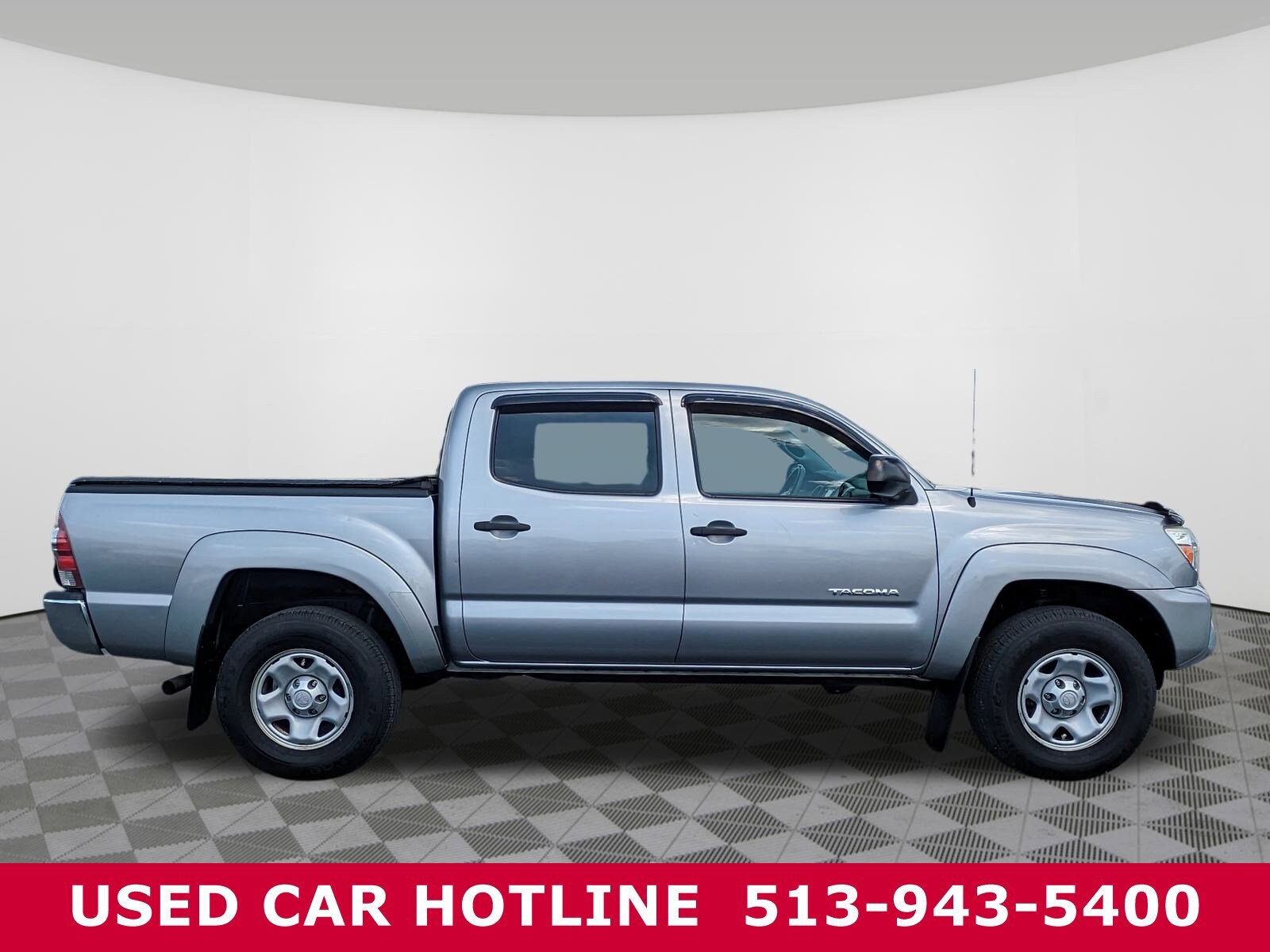 Used 2015 Toyota Tacoma Base with VIN 3TMLU4EN7FM189300 for sale in Springfield, OH