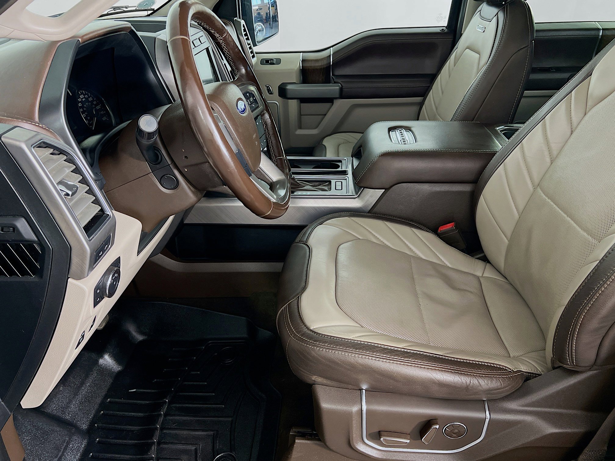 2019 Ford F-150 Limited photo 2