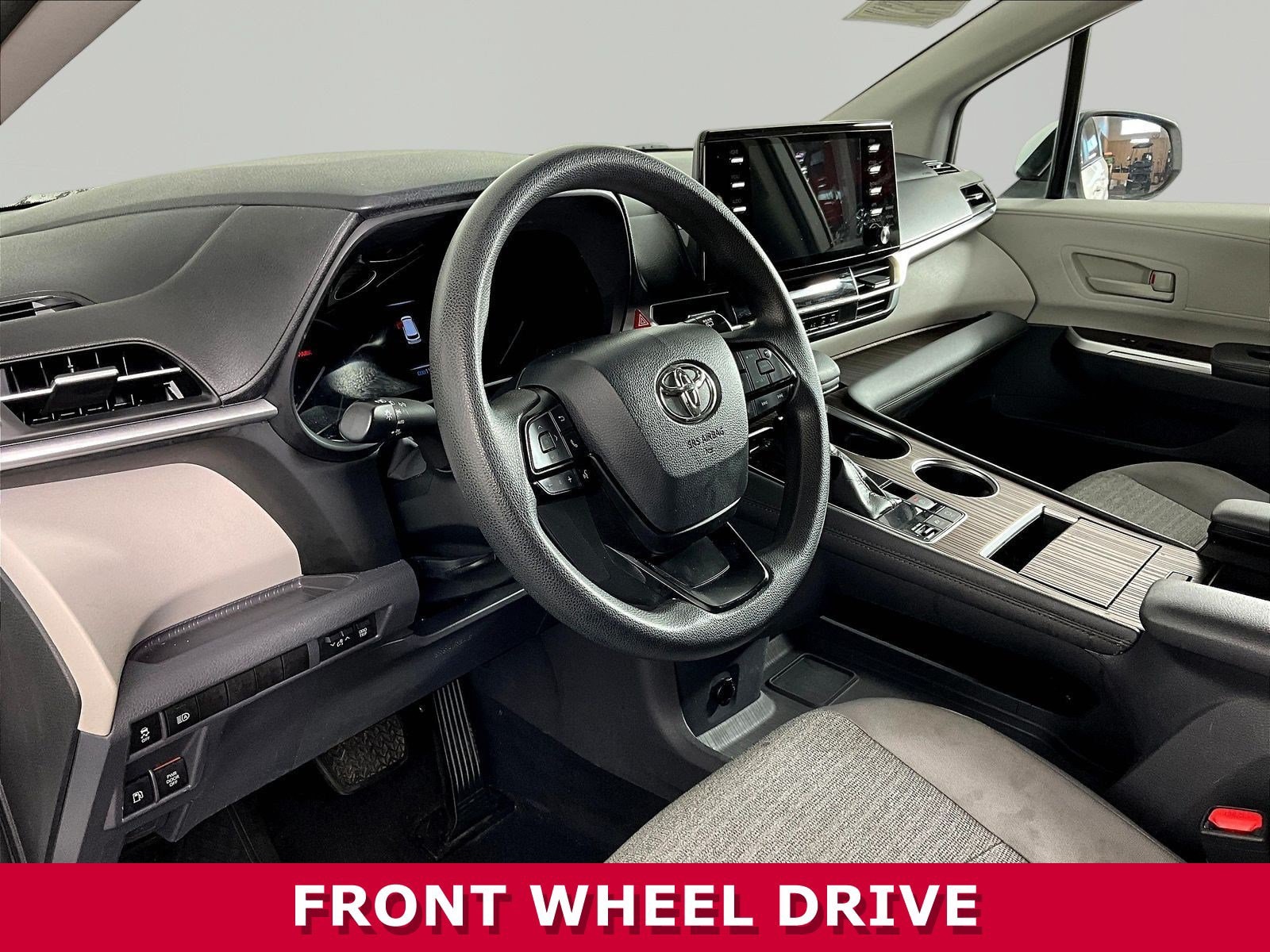 2022 Toyota Sienna LE - Photo 17