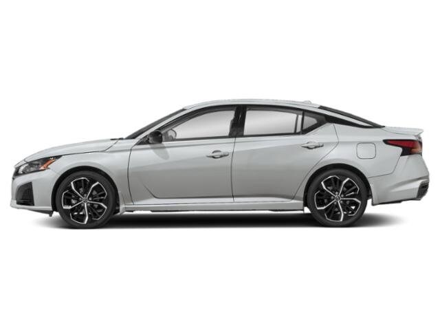 2025 Nissan Altima SR photo 3