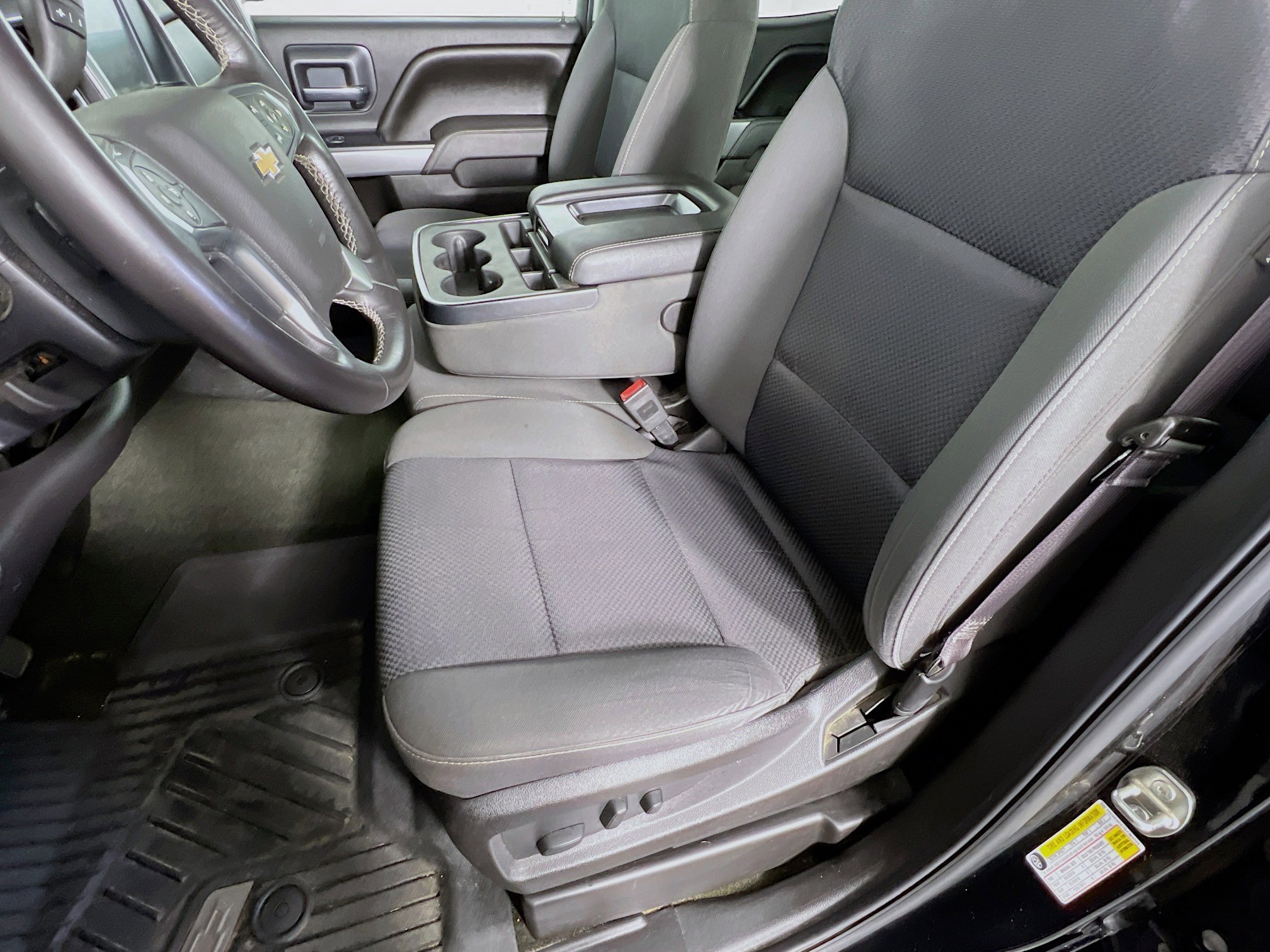 2016 Chevrolet Silverado 1500 LT photo 3