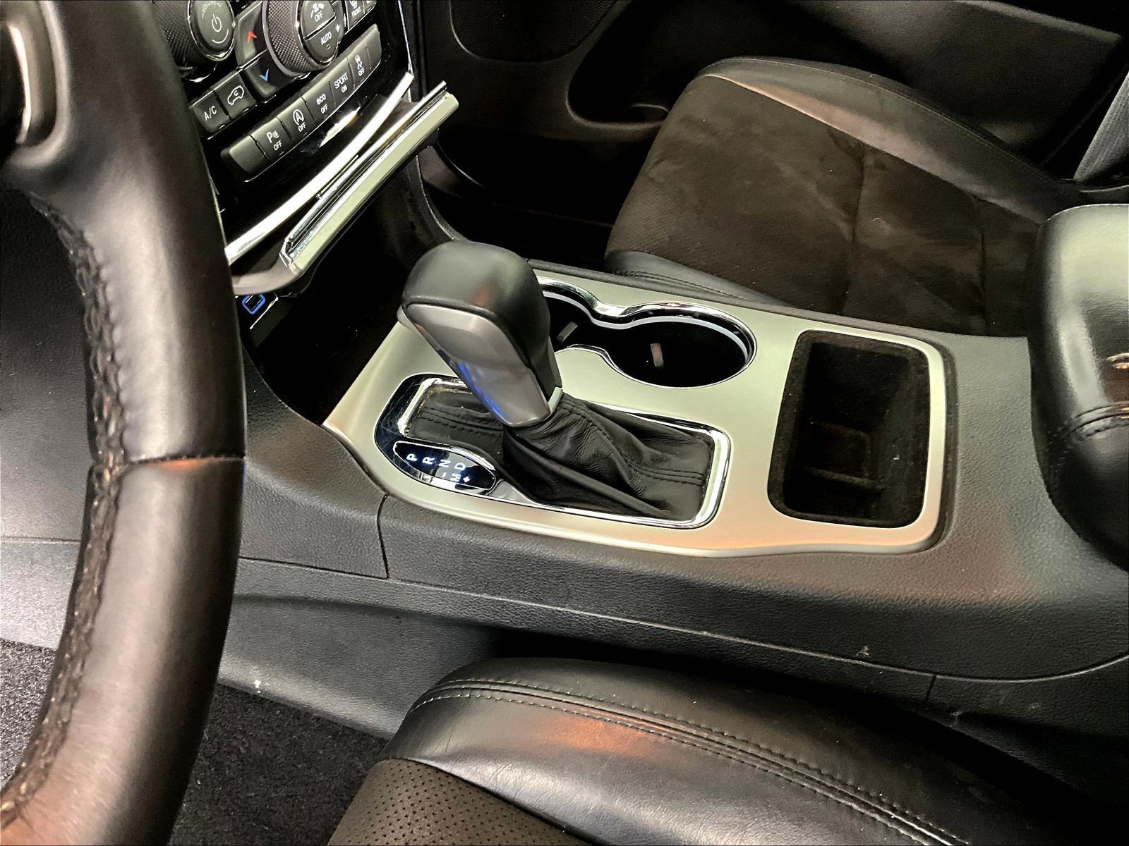 2019 Jeep Grand Cherokee Altitude - Photo 16