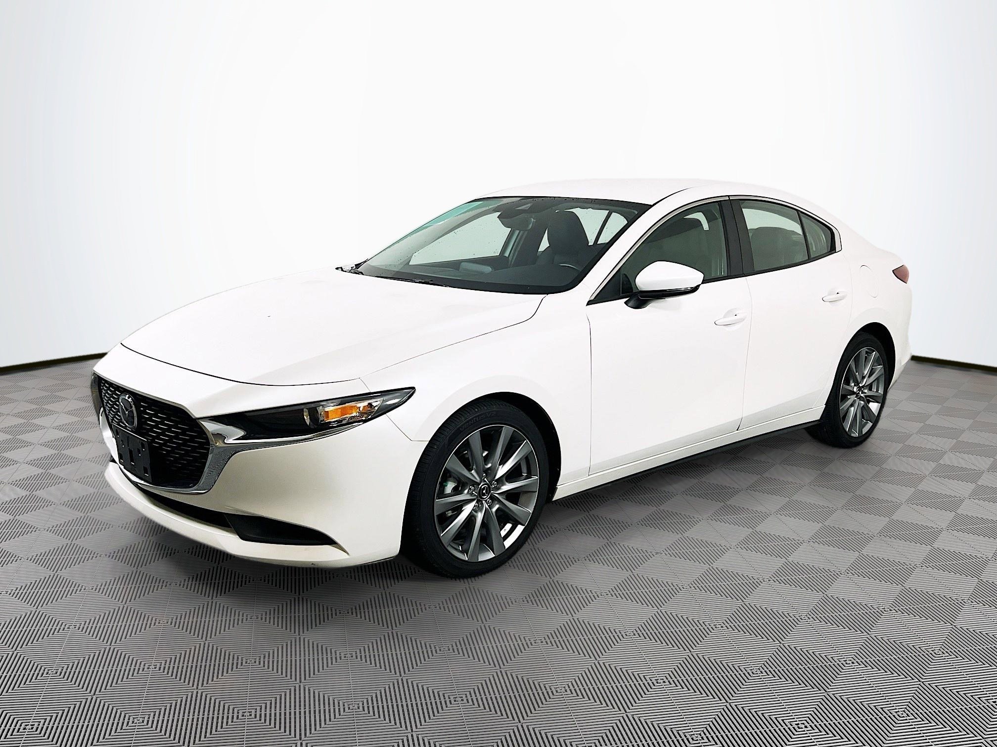 2022 Mazda Mazda3 Select Sedan photo 2
