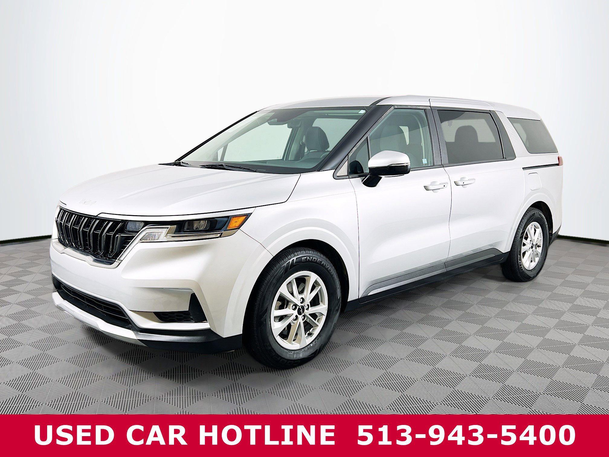 2023 Kia Carnival LX photo 2