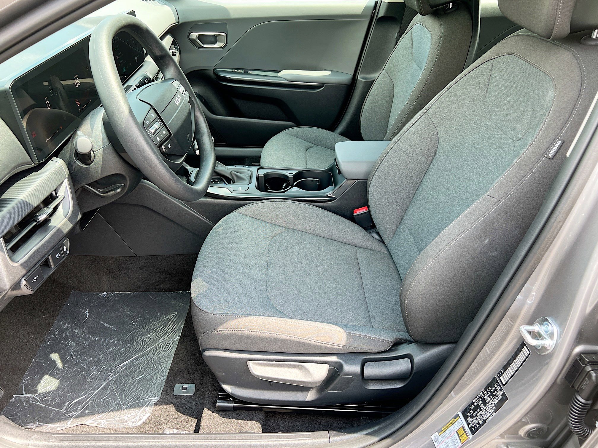 2025 Kia K4 LXS photo 3