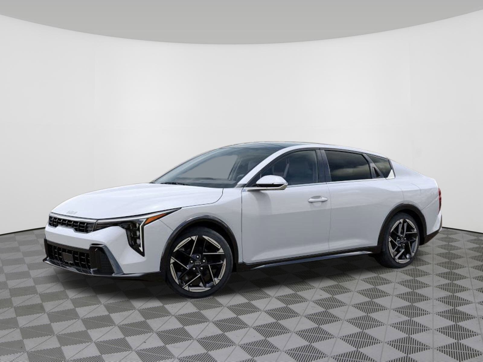 2025 Kia K4 GT-Line photo 3