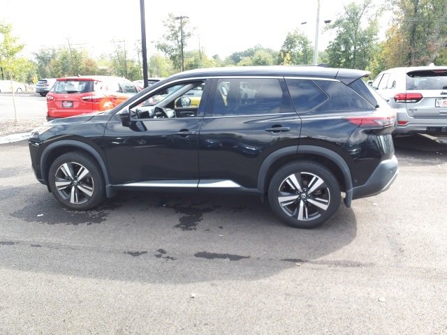 2021 Nissan Rogue Platinum photo 3