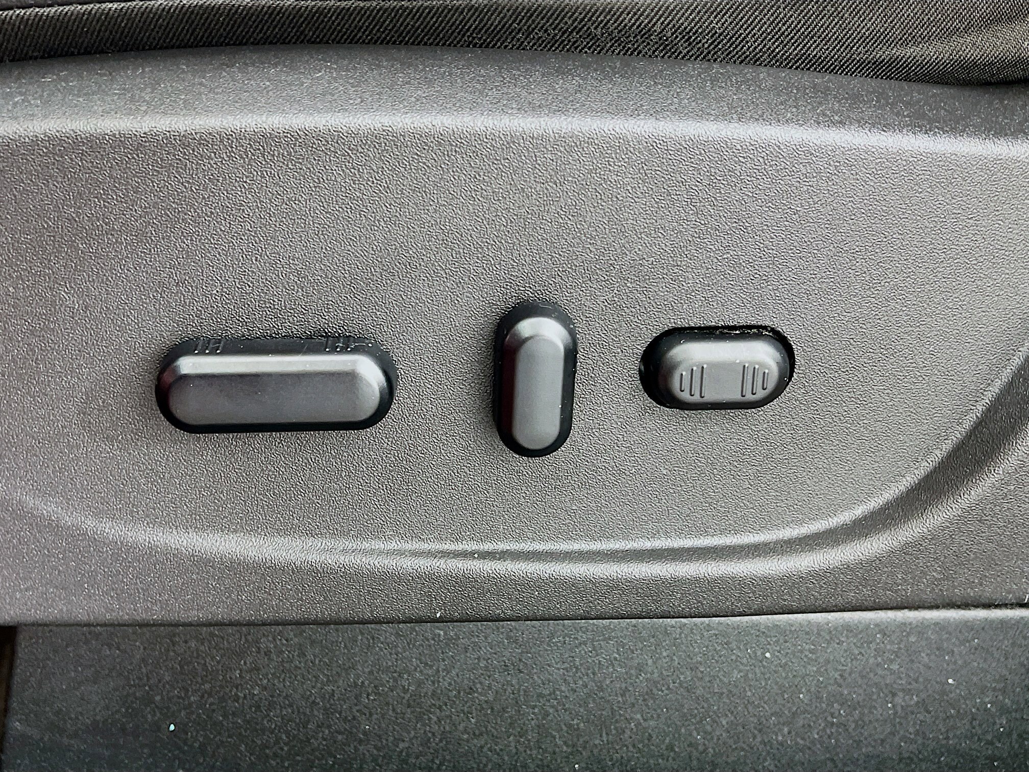2019 Ford Escape SEL photo 4