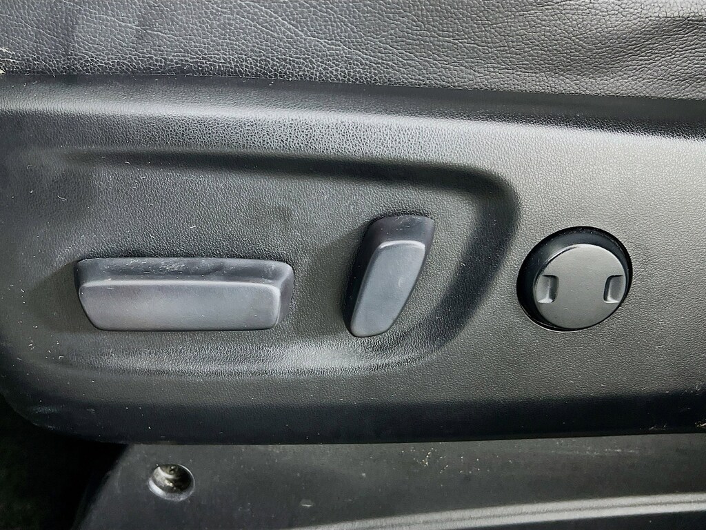 Used 2018 Toyota Sienna L Van Passenger Van