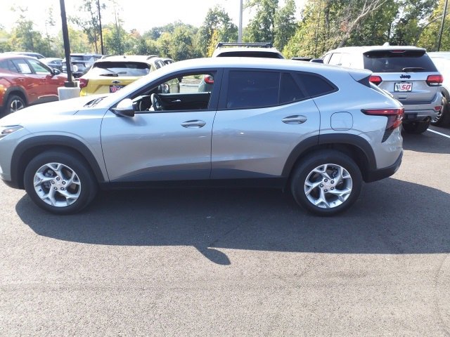 2024 Chevrolet Trax LS photo 3