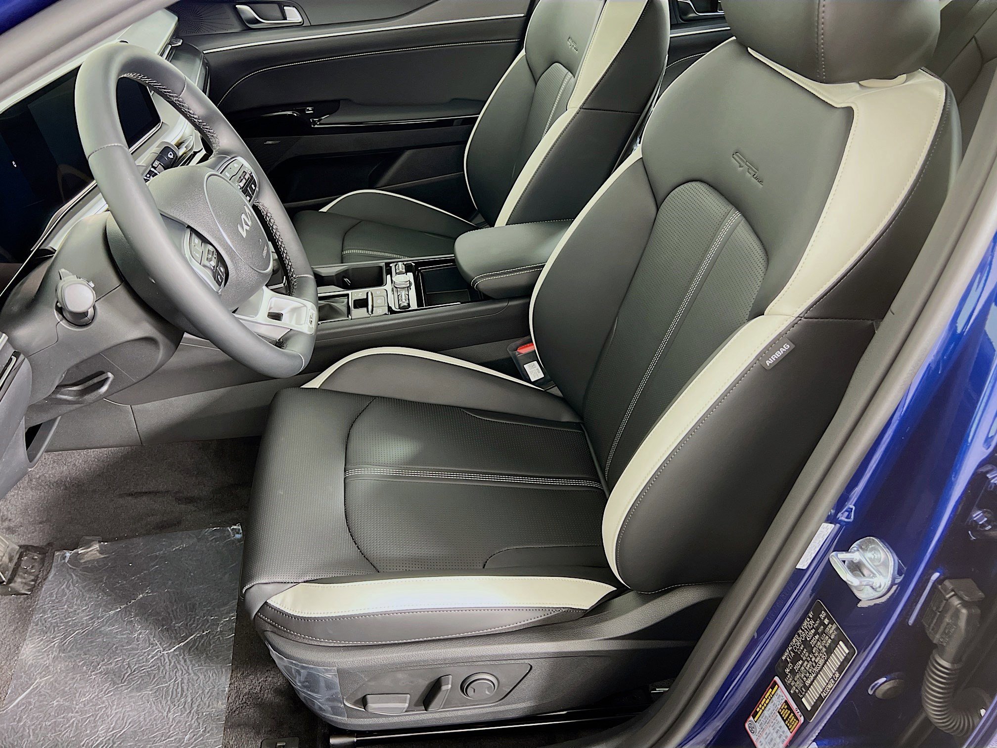 2025 Kia K5 GT-Line photo 2