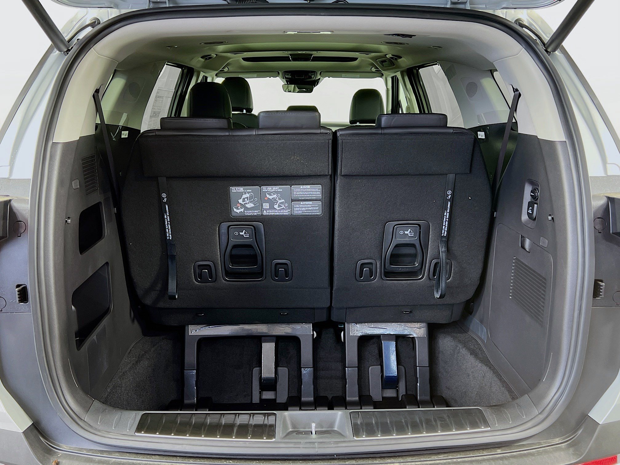 2025 Kia Carnival SX - Photo 28