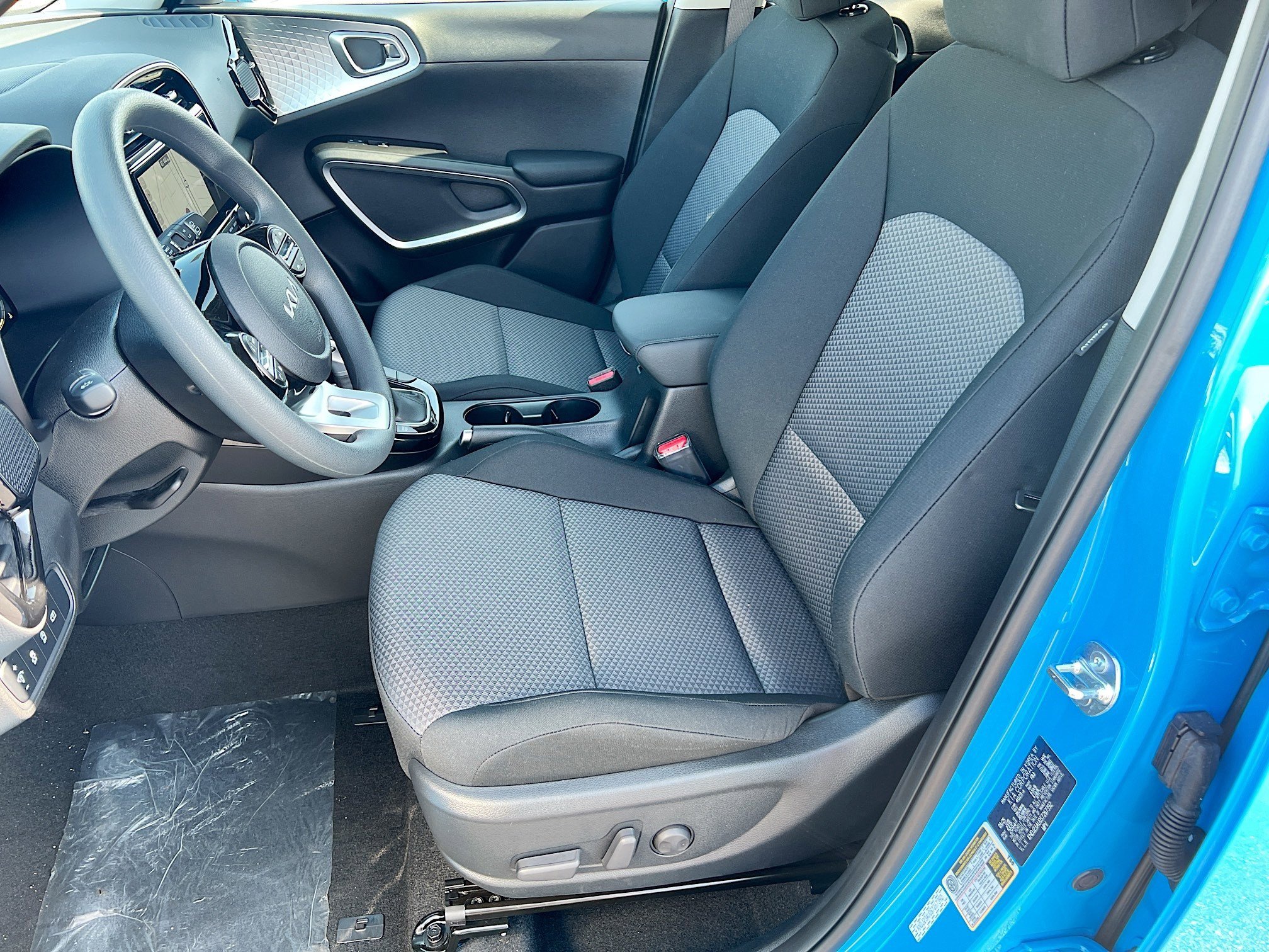 2025 Kia Soul S photo 3
