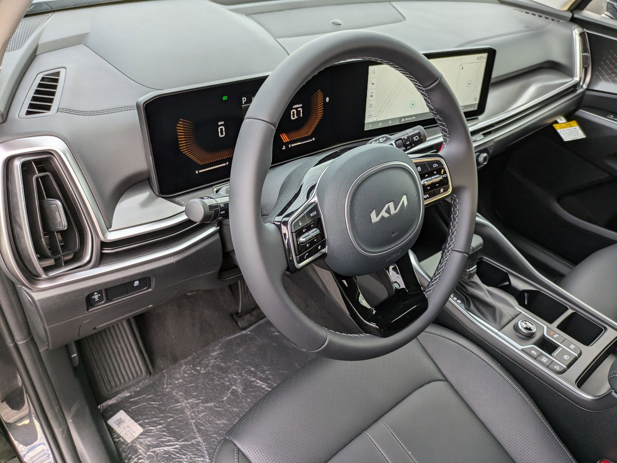 2025 Kia Sorento S photo 4