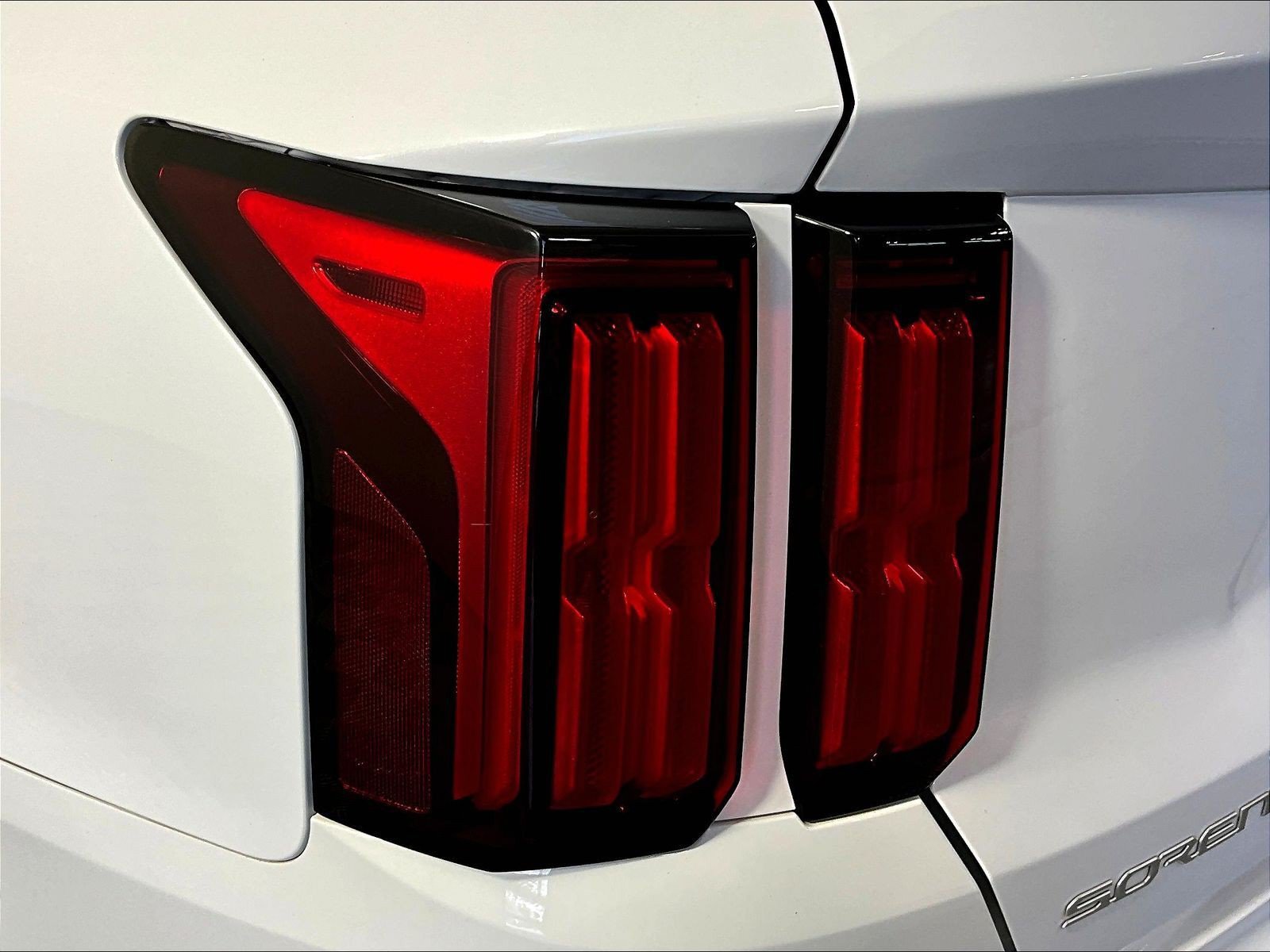 2023 Kia Sorento SX - Photo 26