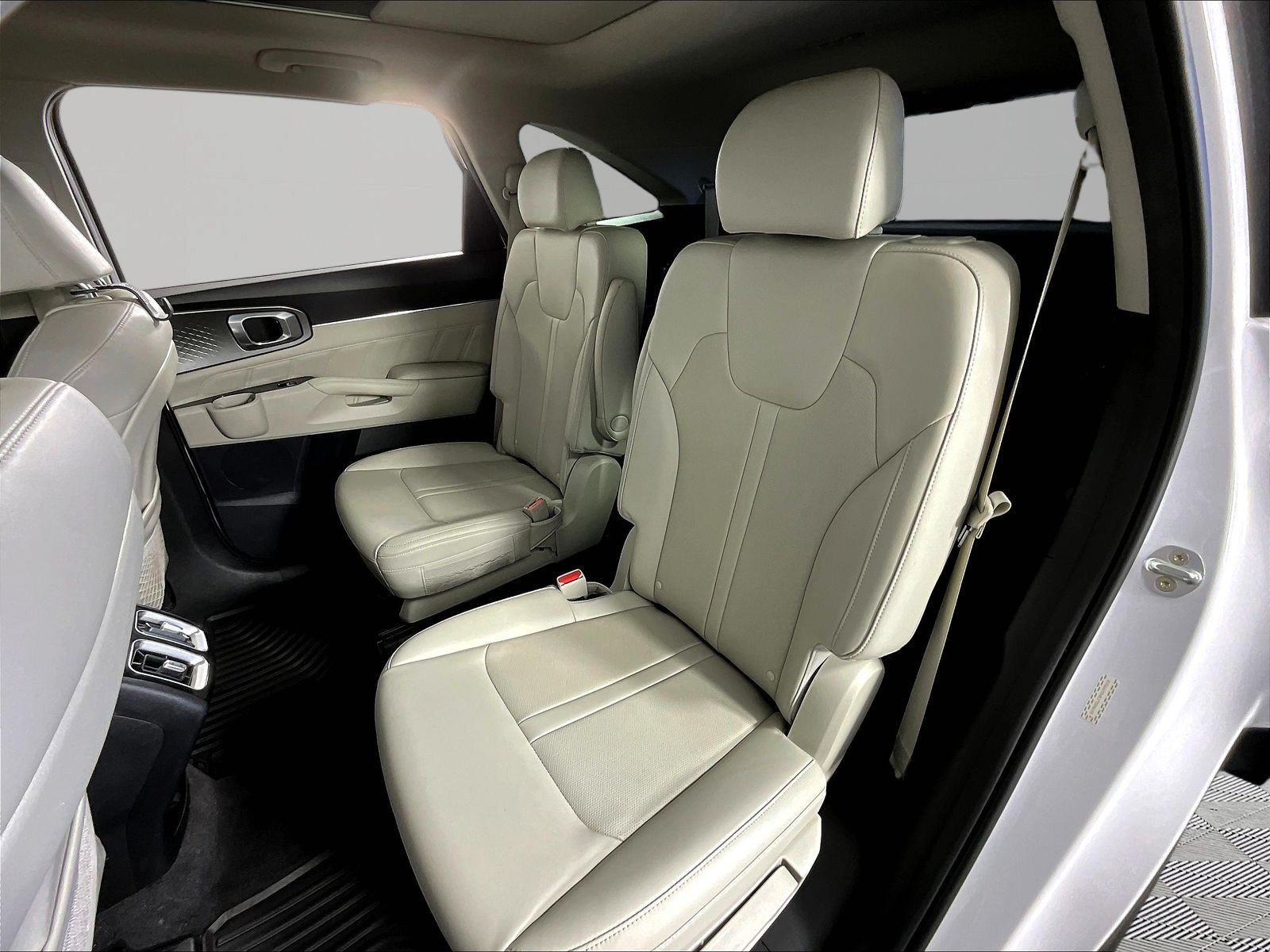 2023 Kia Sorento SX - Photo 25
