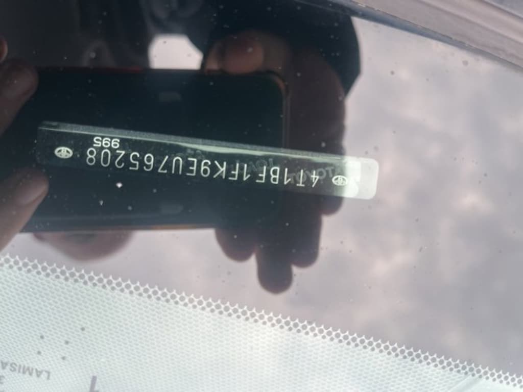 Used 2014 Toyota Camry SE Sedan