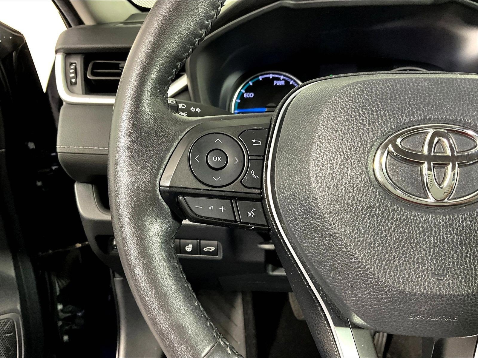 2022 Toyota RAV4 XLE - Photo 11