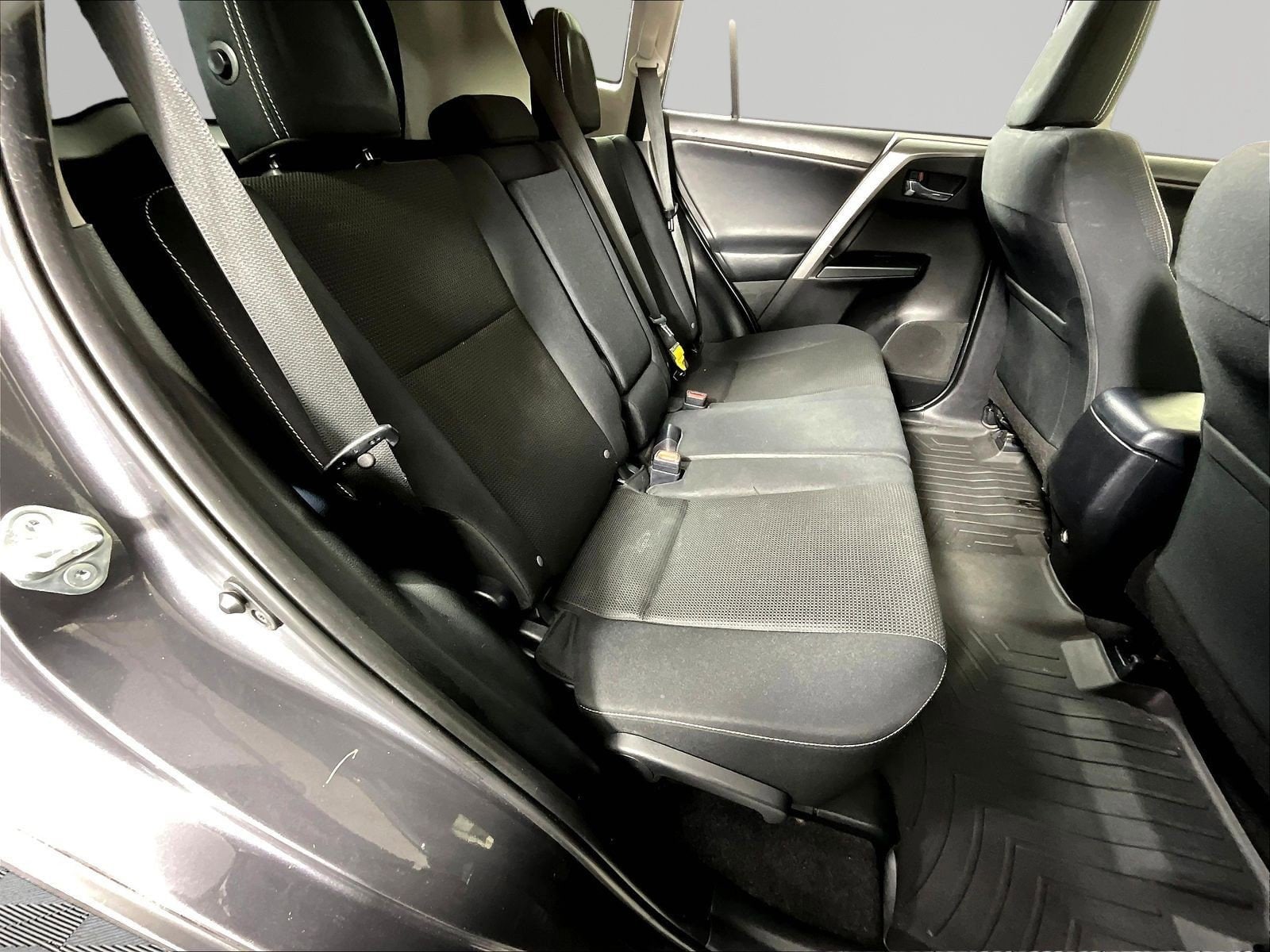 2017 Toyota RAV4 XLE - Photo 22