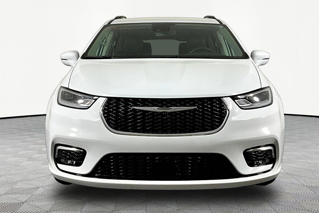 Used 2022 Chrysler Pacifica Touring L Van Passenger Van