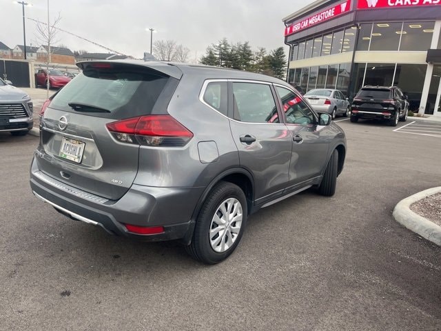 Used 2018 Nissan Rogue S with VIN 5N1AT2MVXJC723945 for sale in Batavia, OH