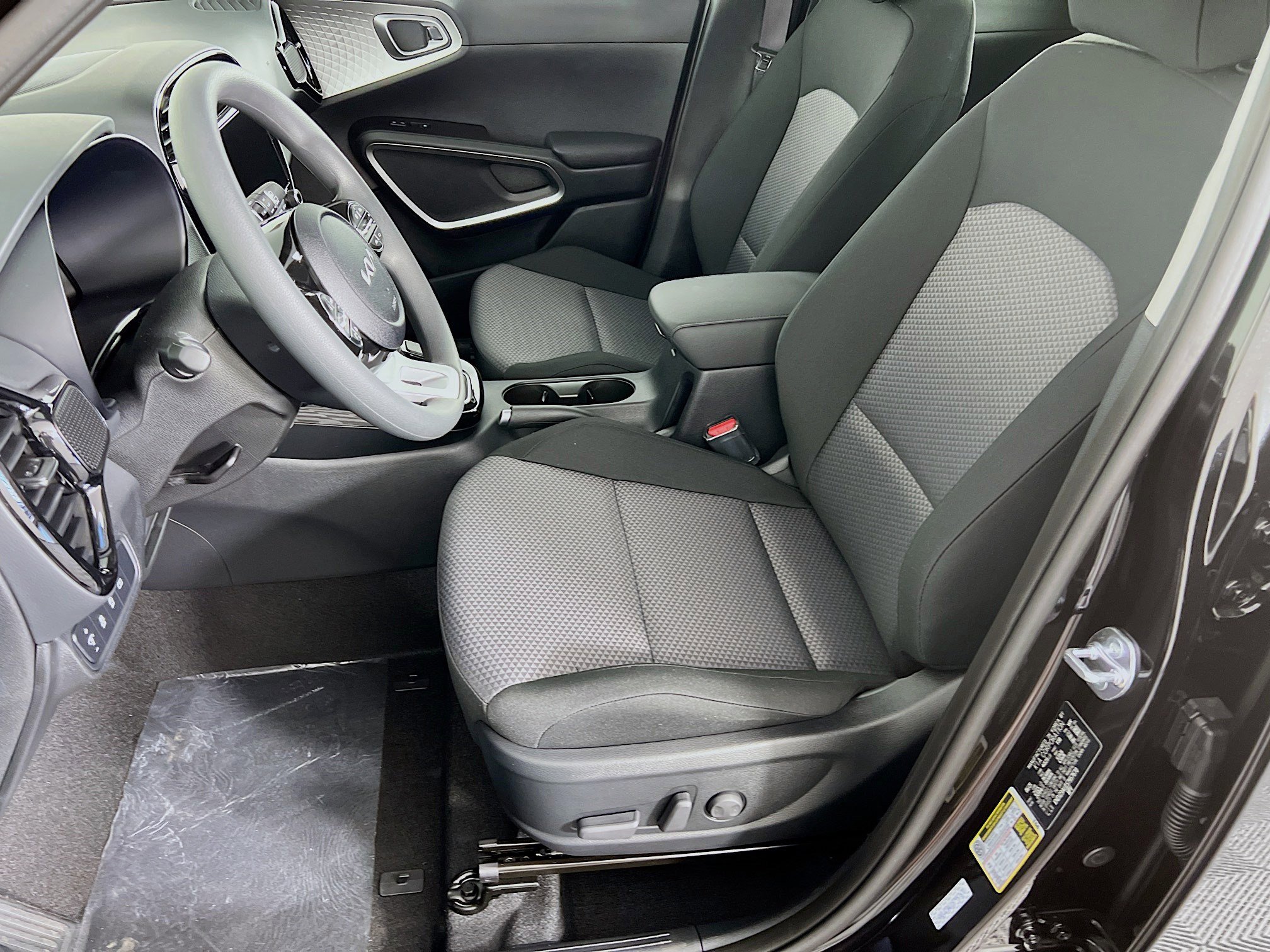 2025 Kia Soul S photo 3