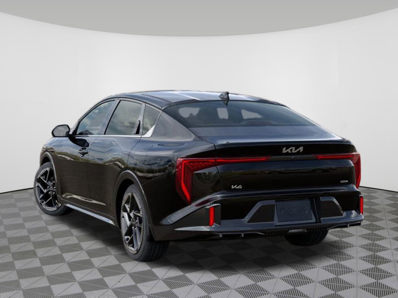 2025 Kia K4 GT-Line photo 4