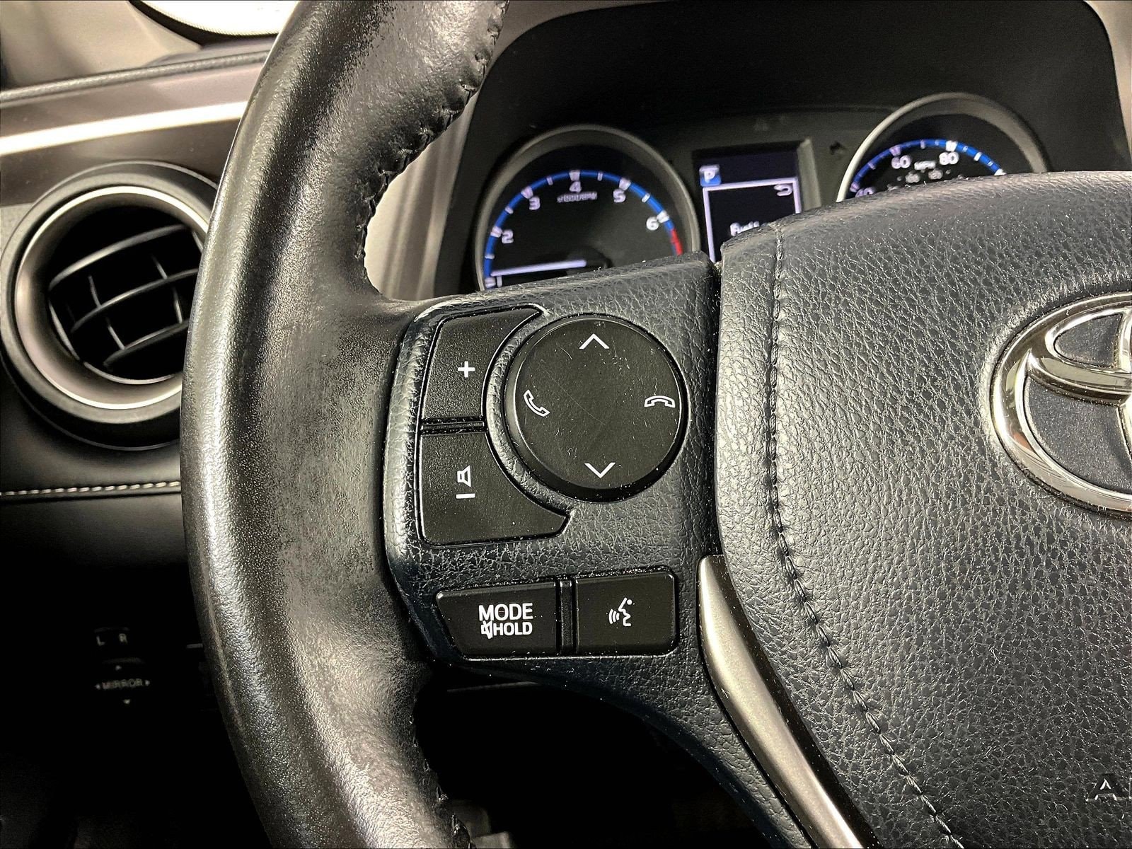 2017 Toyota RAV4 XLE - Photo 10