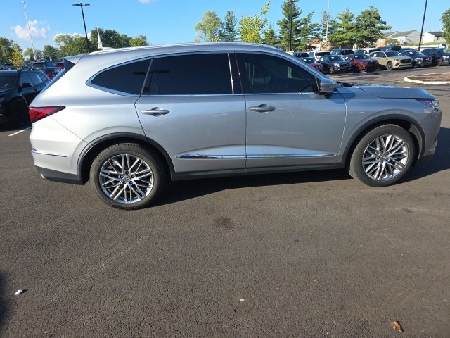 2022 Acura MDX Advance photo 2