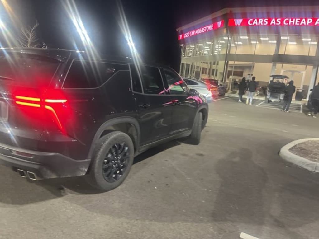 Used 2024 Chevrolet Traverse AWD LS SUV