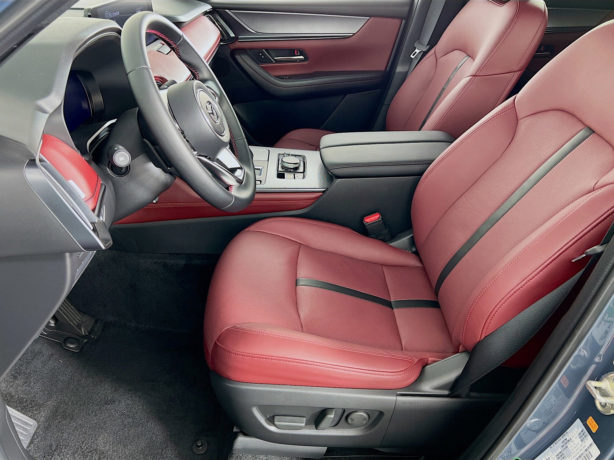 2025 Mazda CX-70 Premium Plus photo 3