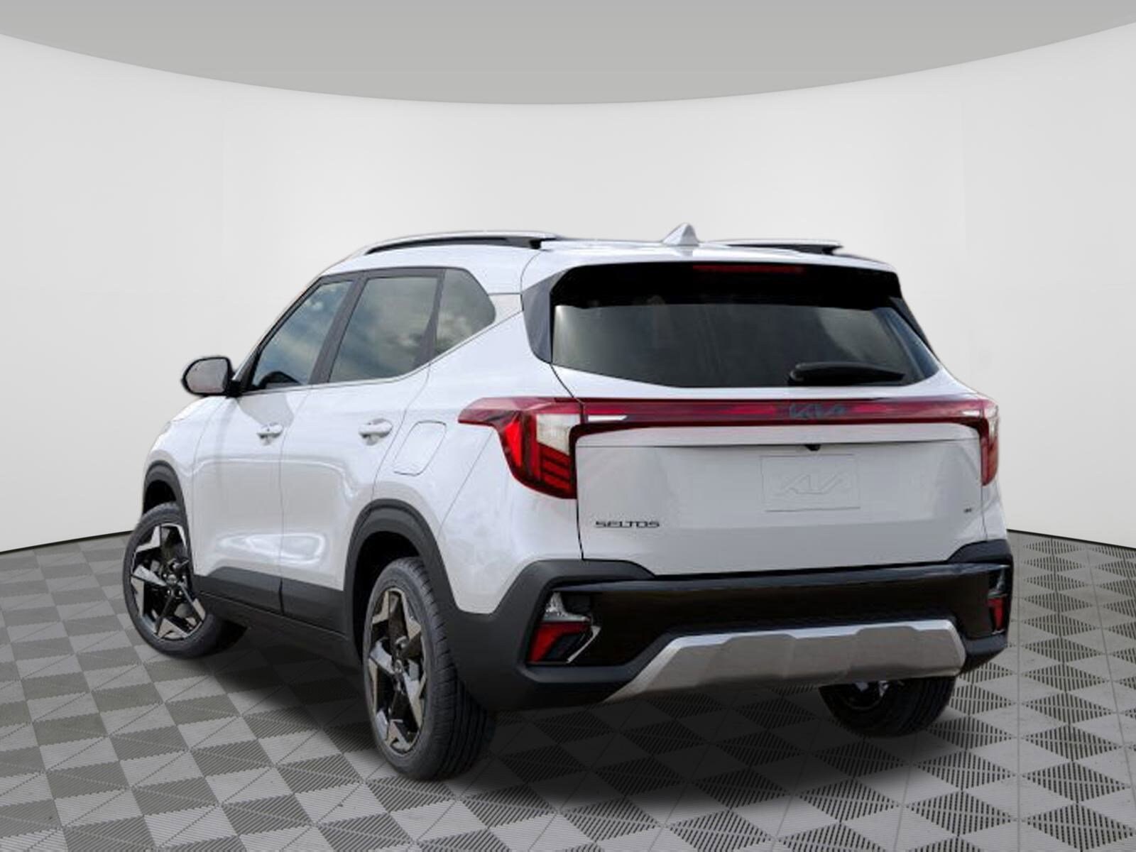2025 Kia Seltos EX photo 4