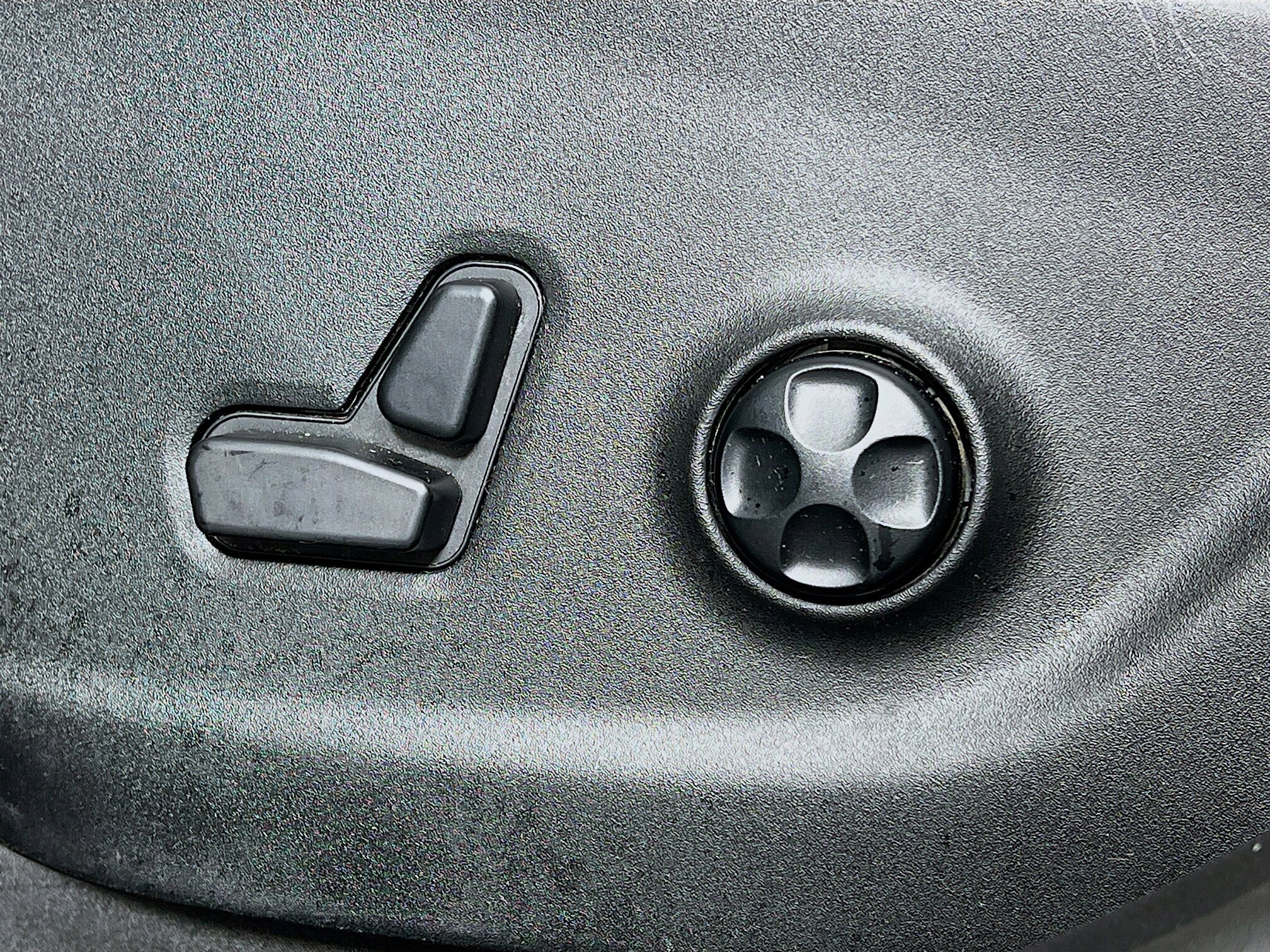 2017 Jeep Cherokee Limited photo 3