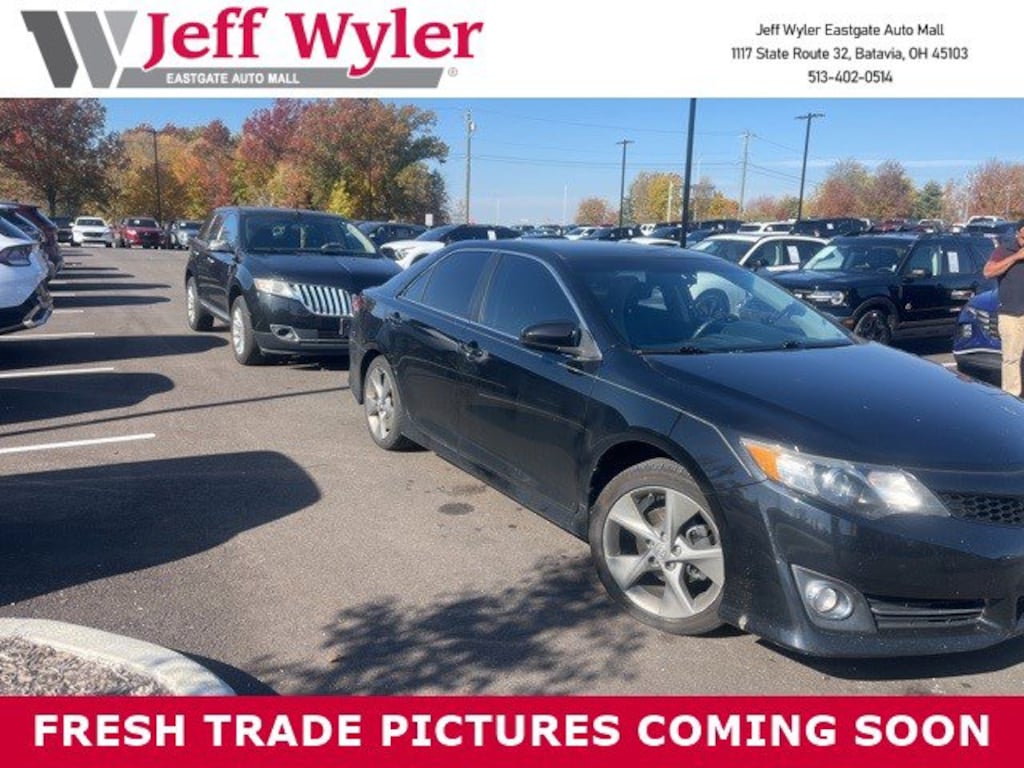 Used 2012 Toyota Camry SE Sedan