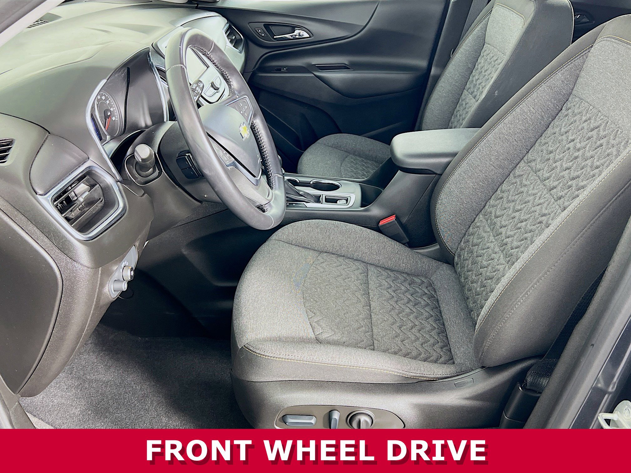 2022 Chevrolet Equinox LT photo 2