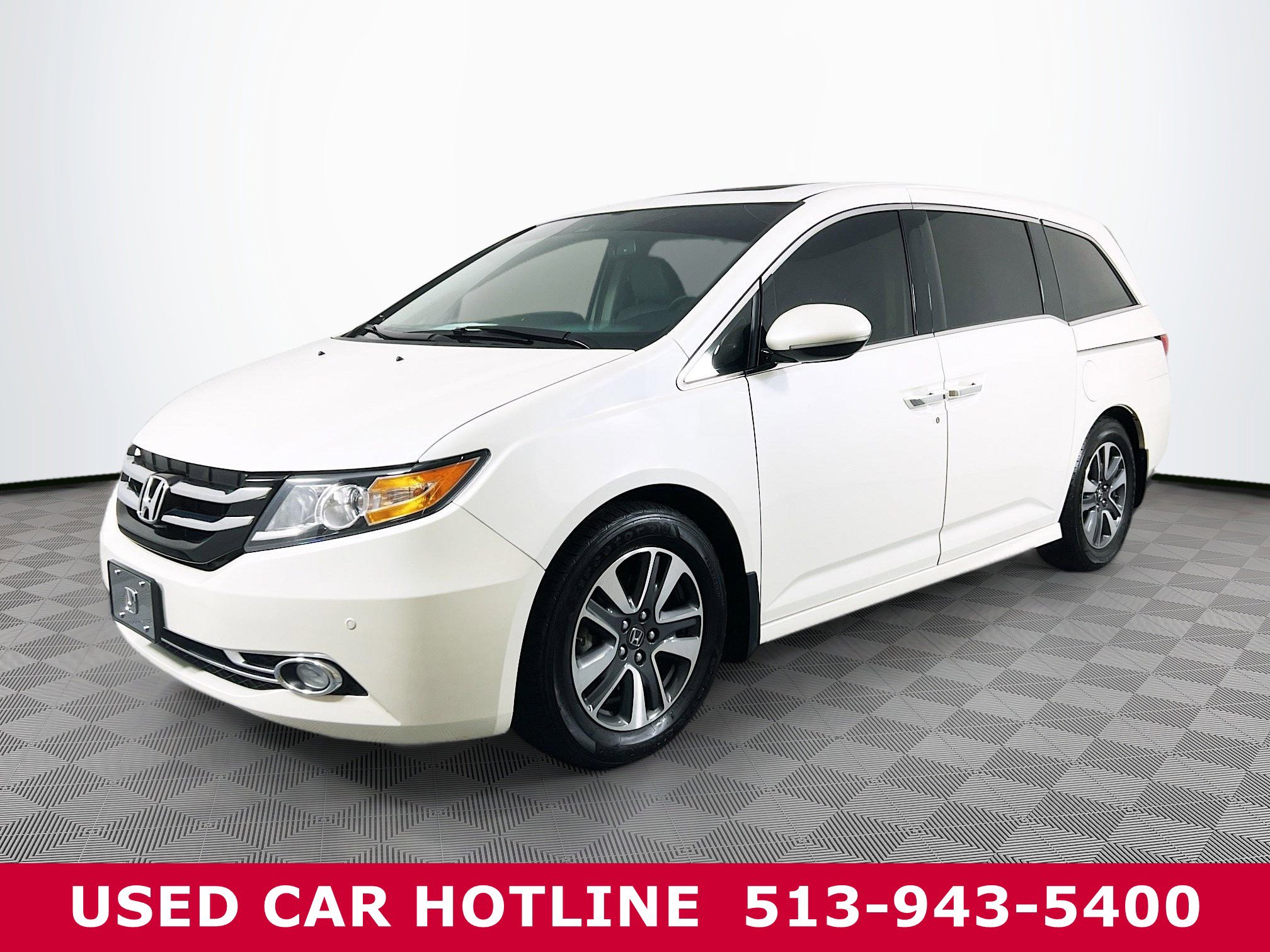 2016 Honda Odyssey Touring Elite photo 2