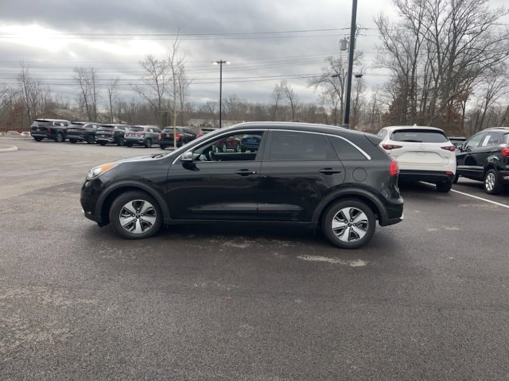 Used 2018 Kia Niro EX SUV
