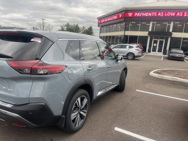 2023 Nissan Rogue SL photo 2