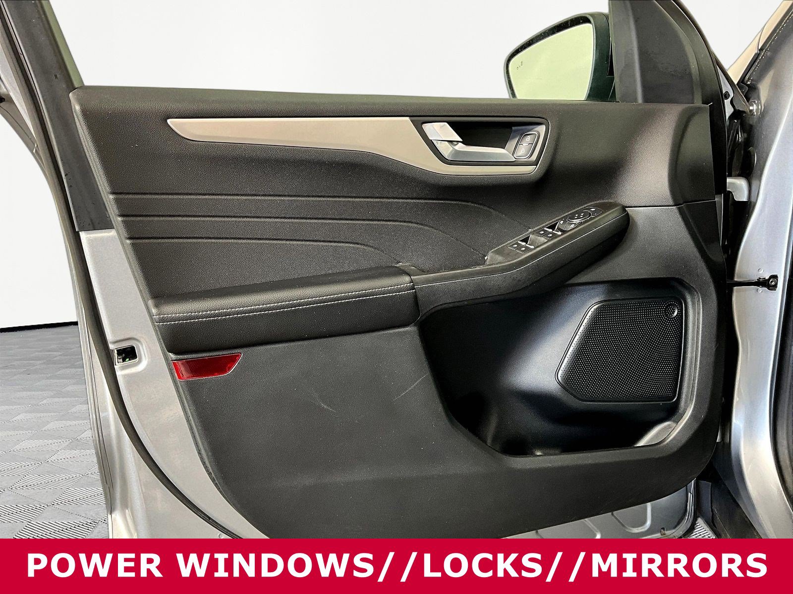 2021 Ford Escape SE - Photo 18