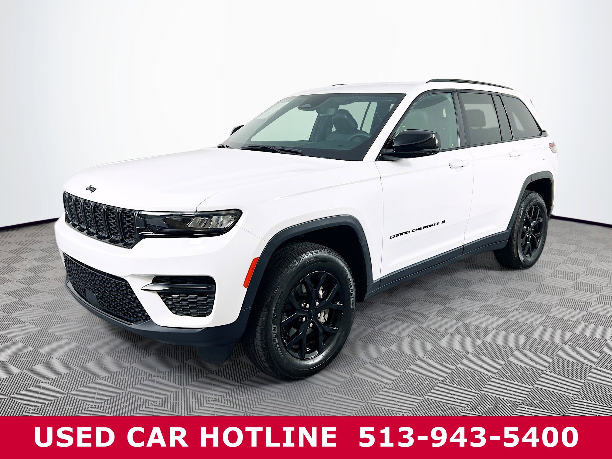 Used 2024 Jeep Grand Cherokee Altitude with VIN 1C4RJHAG9RC109082 for sale in Batavia, OH