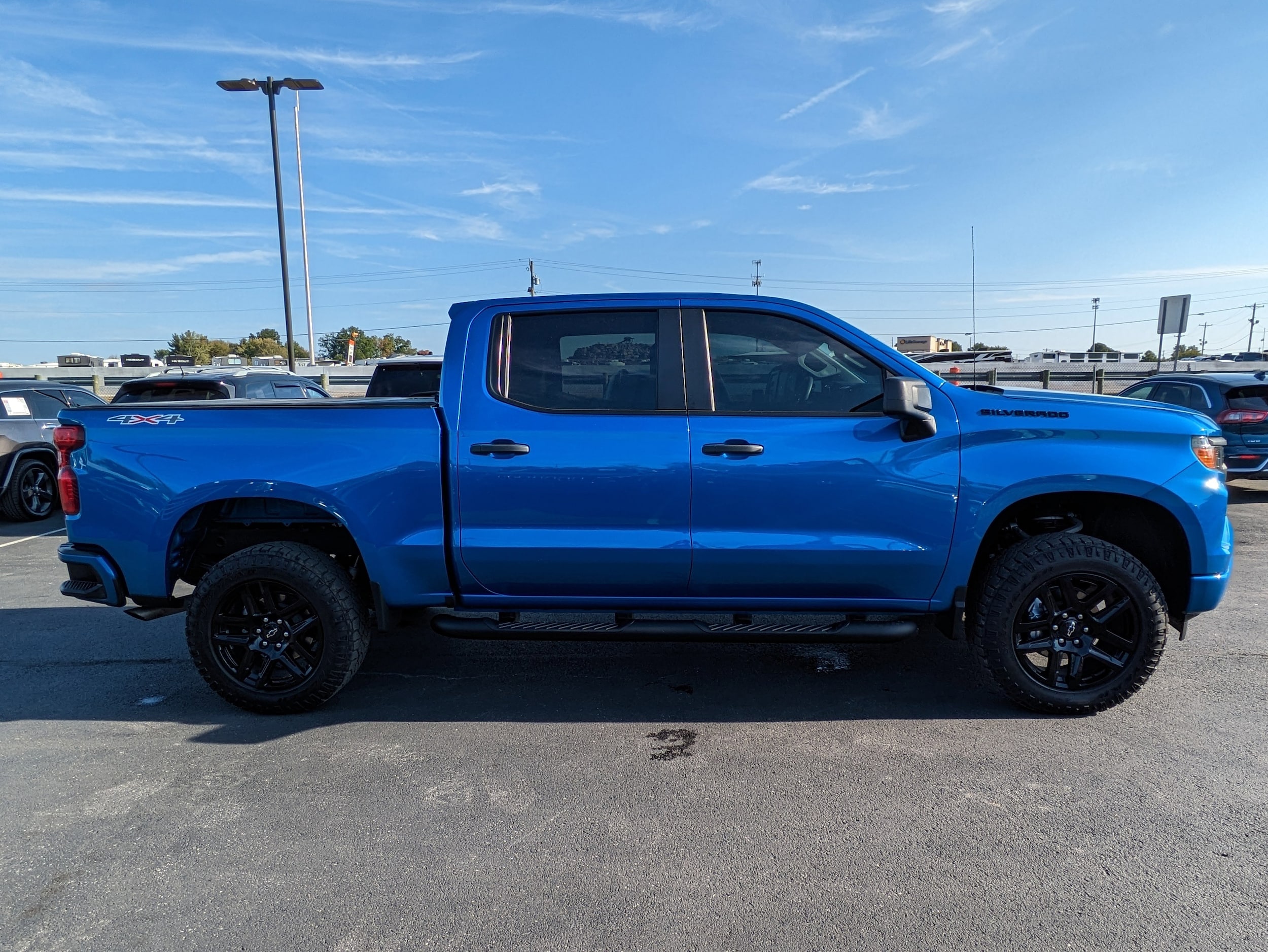 Used 2023 Chevrolet Silverado 1500 Custom with VIN 1GCPDBEK5PZ193602 for sale in Cincinnati, OH