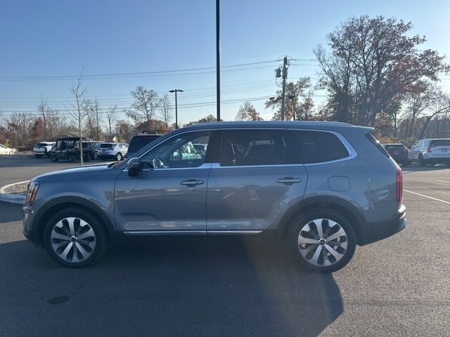 2022 Kia Telluride EX photo 2