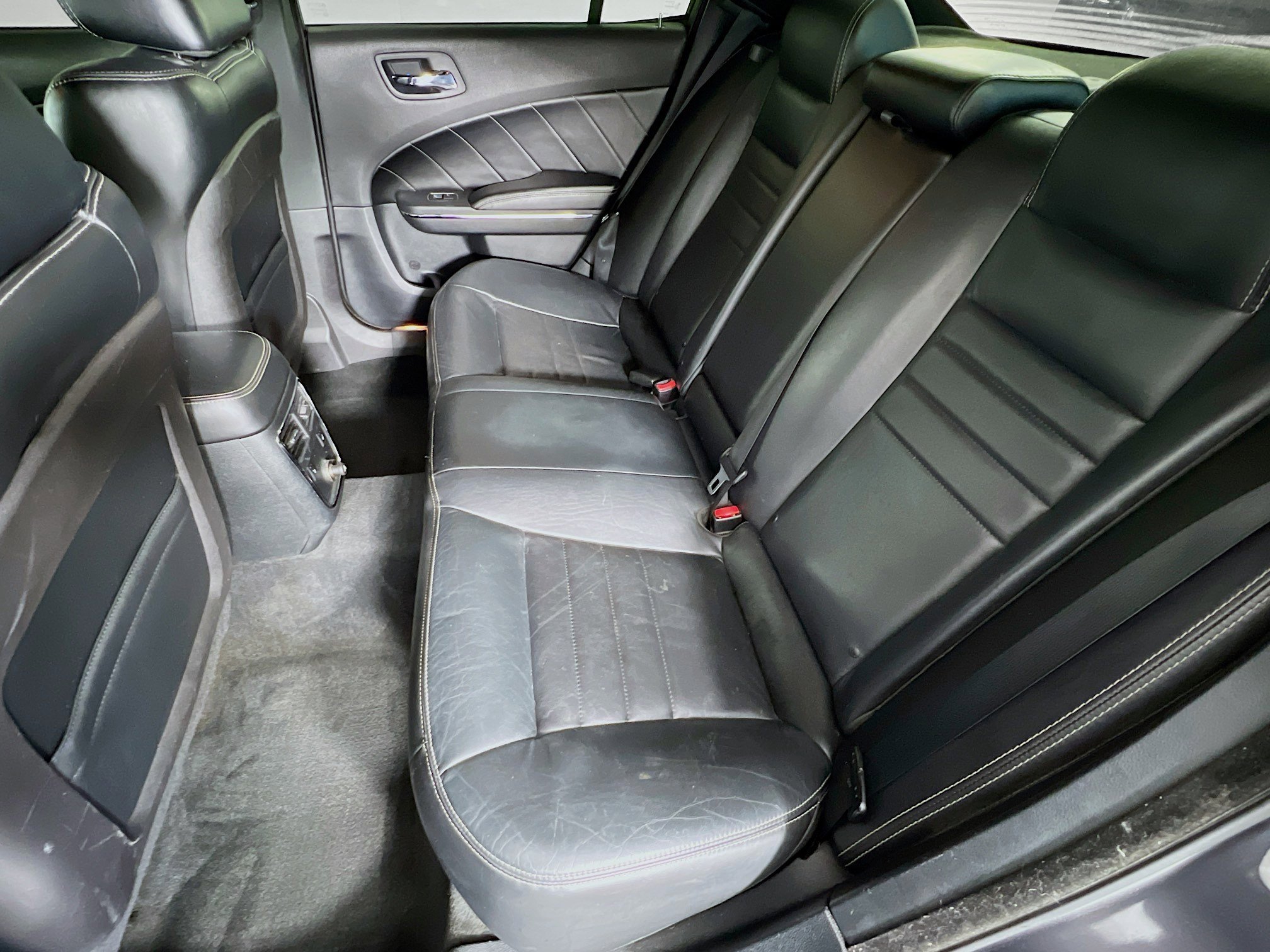 2014 Dodge Charger R/T Plus photo 4
